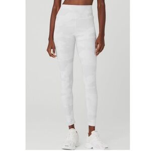 🌟ALO YOGA🌟 CAMO PRINT HIGH WAIST VAPOR LEGGINGS WHITE / GREY SZ S